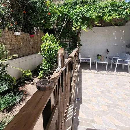 Leoni63 Apartmán *